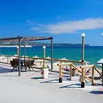 Sunray Bed & Breakfast 3*