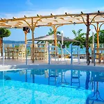 Sunray Bed & Breakfast 3*