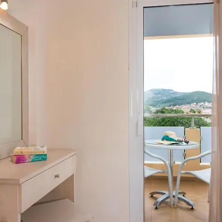 Sunray Bed & Breakfast 3*