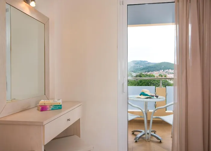 Sunray Bed and breakfast 3*